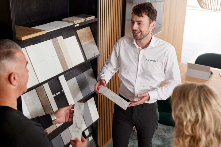 adviseur frank showroom