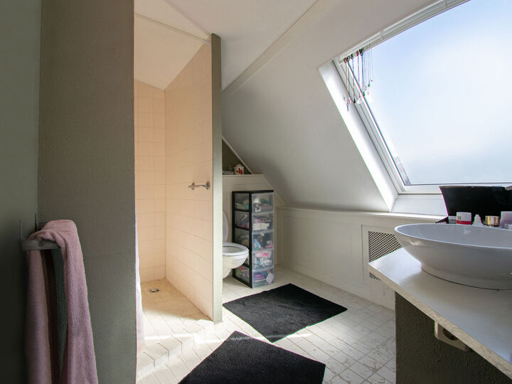 2312_Voor-na_Lelystad_Badkamer-boven_standpunt-1a_VOOR_online