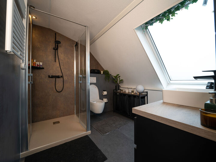 2312_Voor-na_Lelystad_Badkamer-boven_standpunt-1b_NA_online