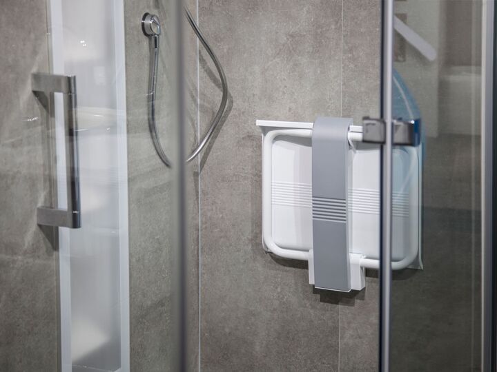 douchestoel inklapbaar wit in inloopdouche